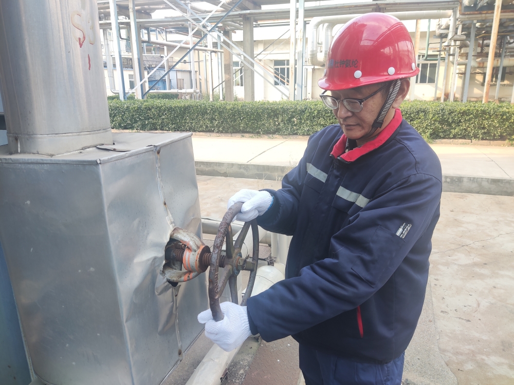 06优秀员工 王加根：平凡岗位挑大担_副本