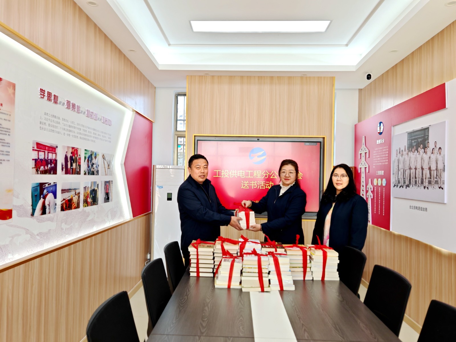 1711503180806062605.jpg 送书他.jpg